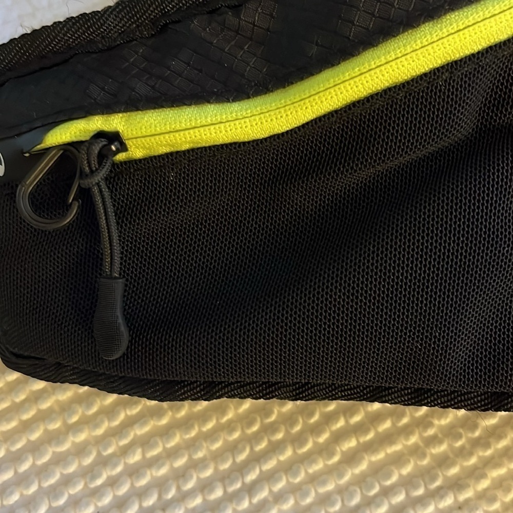 AiRun tech Fanny pack with water bottle holder. Unisex - Picture 4 of 6